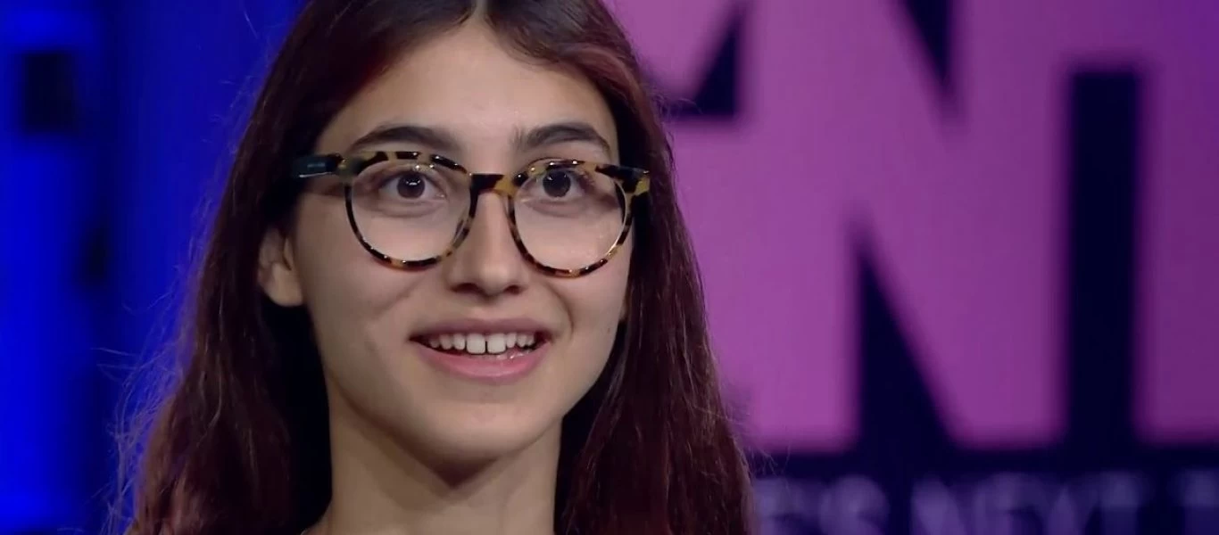 GNTM: Η πρώτη δημόσια εμφάνιση της Ελευθερίας Καρνάβα με τον σύντροφό της (βίντεο)